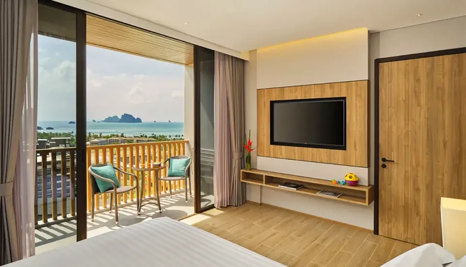 هتل هالیدی این ریزورت کرابی